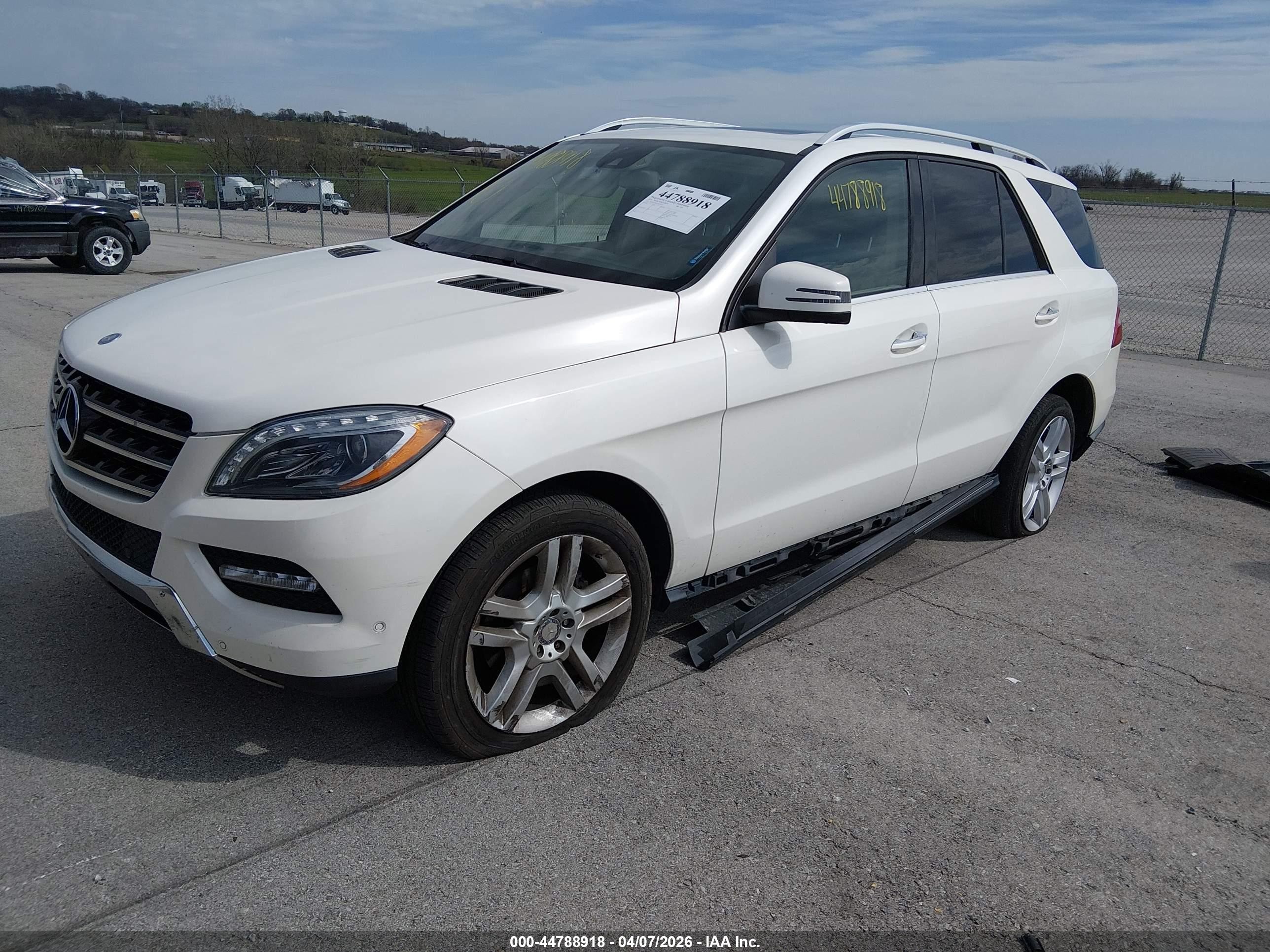 2014 Mercedes-benz Ml 350 4matic White vin: 4JGDA5HB1EA432353