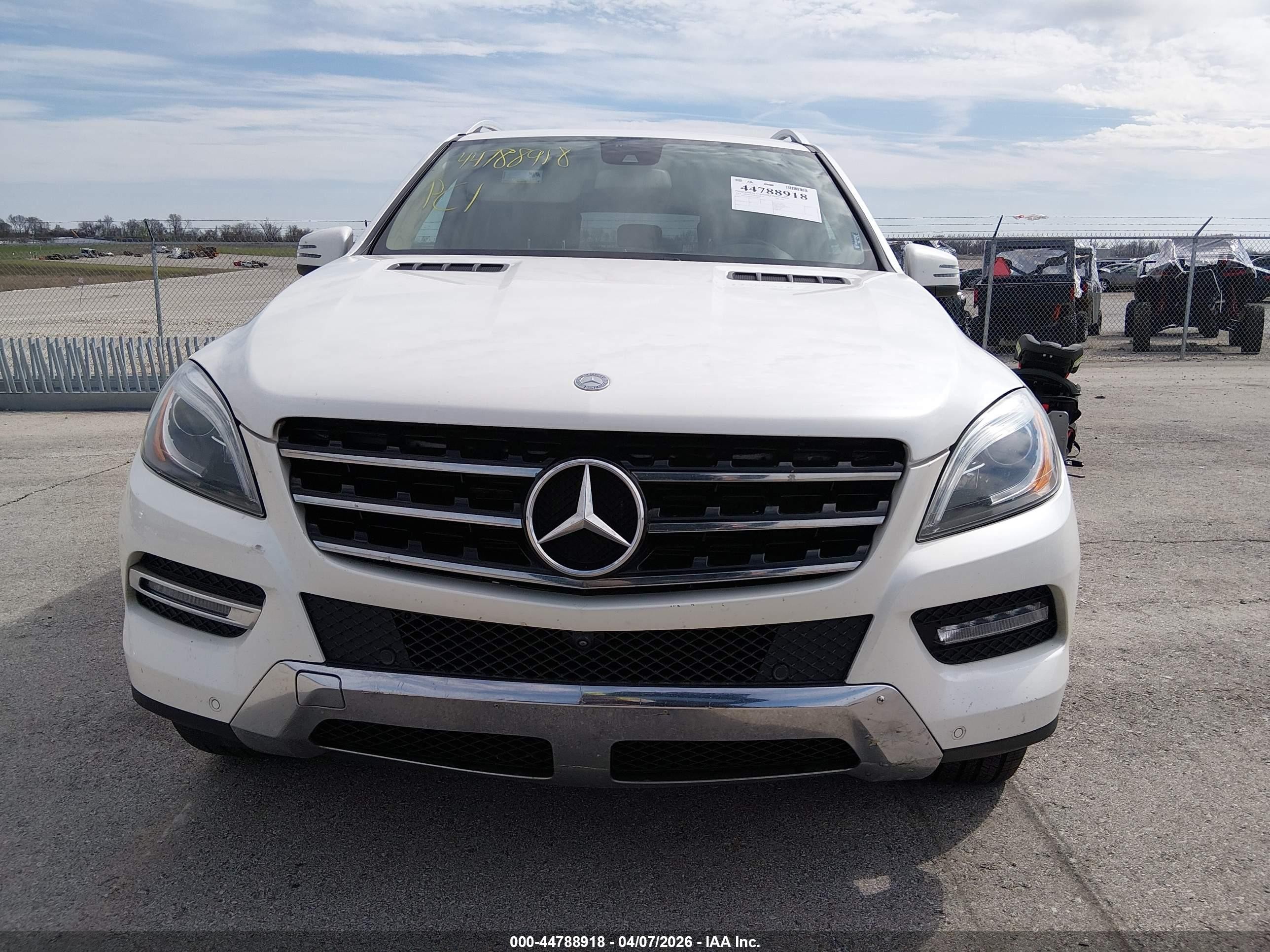 2014 Mercedes-benz Ml 350 4matic White vin: 4JGDA5HB1EA432353