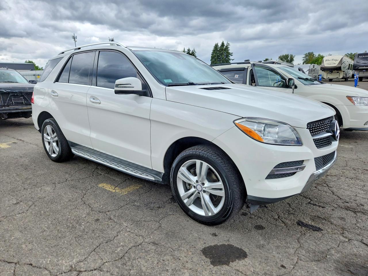 2015 Mercedes-benz Ml 350 4matic Белый vin: 4JGDA5HB1FA495809
