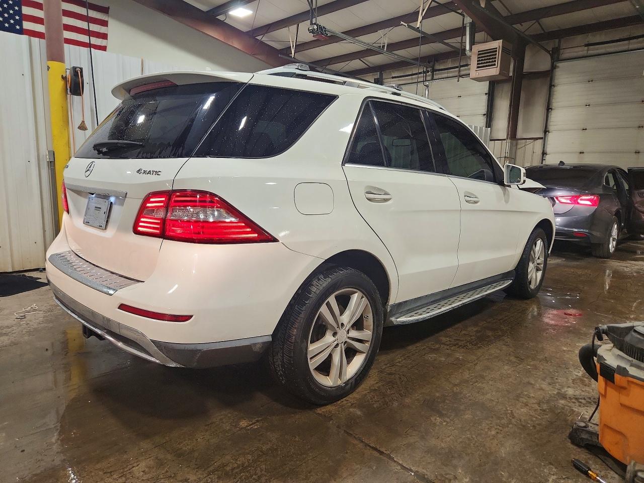 2015 Mercedes-benz Ml 350 4matic White vin: 4JGDA5HB1FA565387