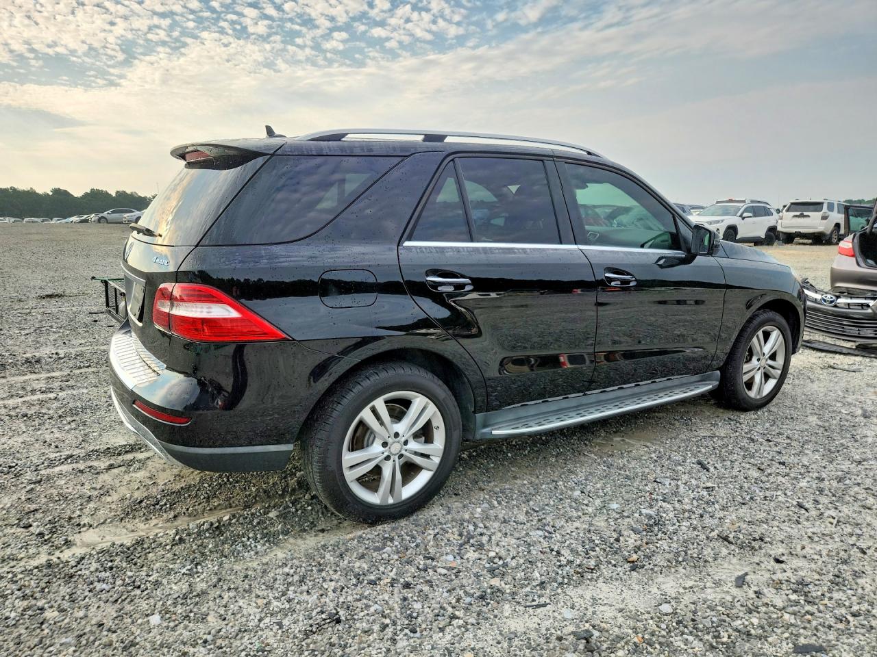 2015 Mercedes-benz Ml 350 4matic Black vin: 4JGDA5HB1FA575854
