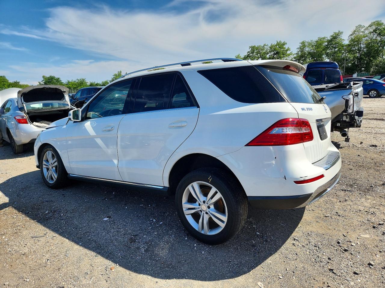 2015 Mercedes-benz Ml 350 4matic Белый vin: 4JGDA5HB1FA616435