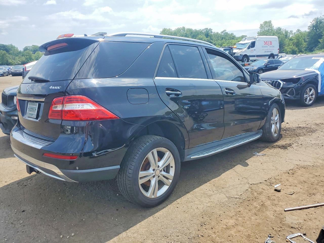 2012 Mercedes-benz Ml 350 4matic Black vin: 4JGDA5HB2CA045632