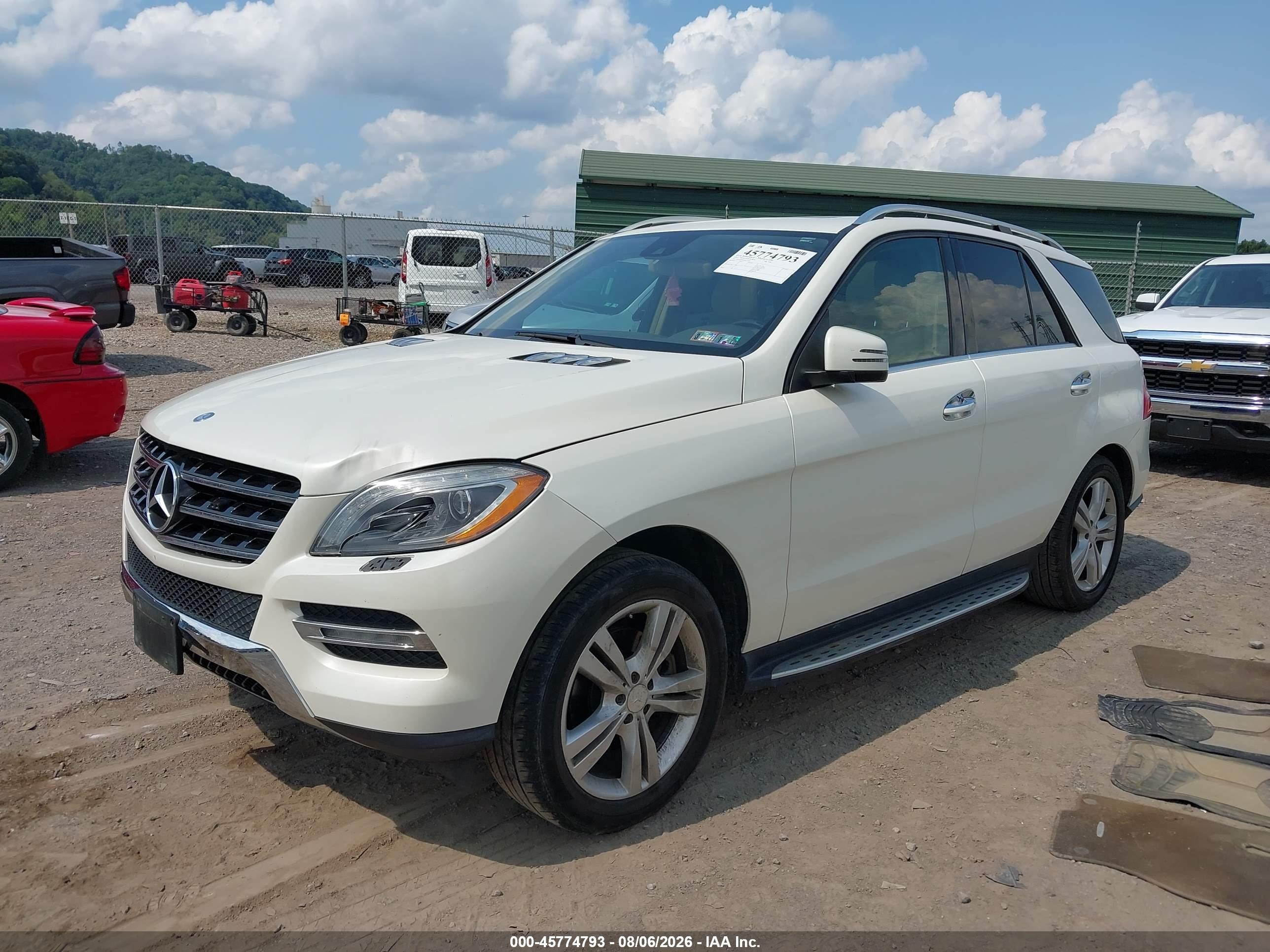 2013 Mercedes-benz Ml 350 4matic White vin: 4JGDA5HB2DA116409