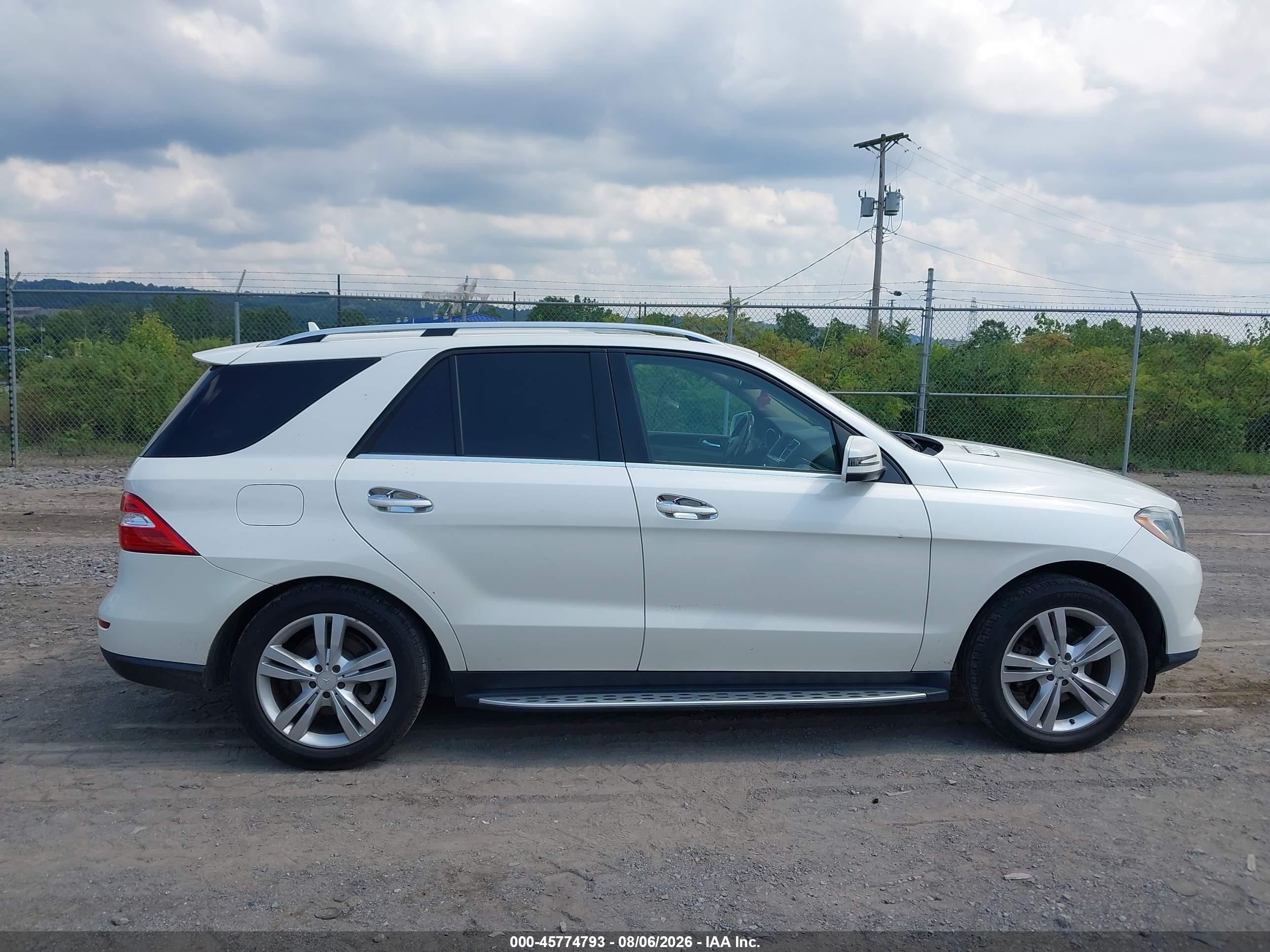 2013 Mercedes-benz Ml 350 4matic White vin: 4JGDA5HB2DA116409