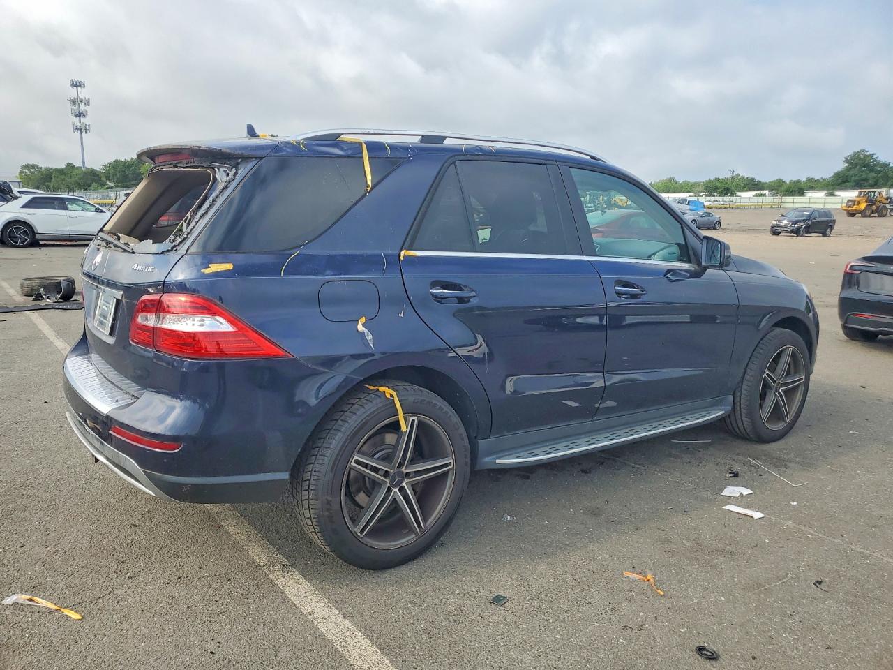 2014 Mercedes-benz Ml 350 4matic Blue vin: 4JGDA5HB2EA409213