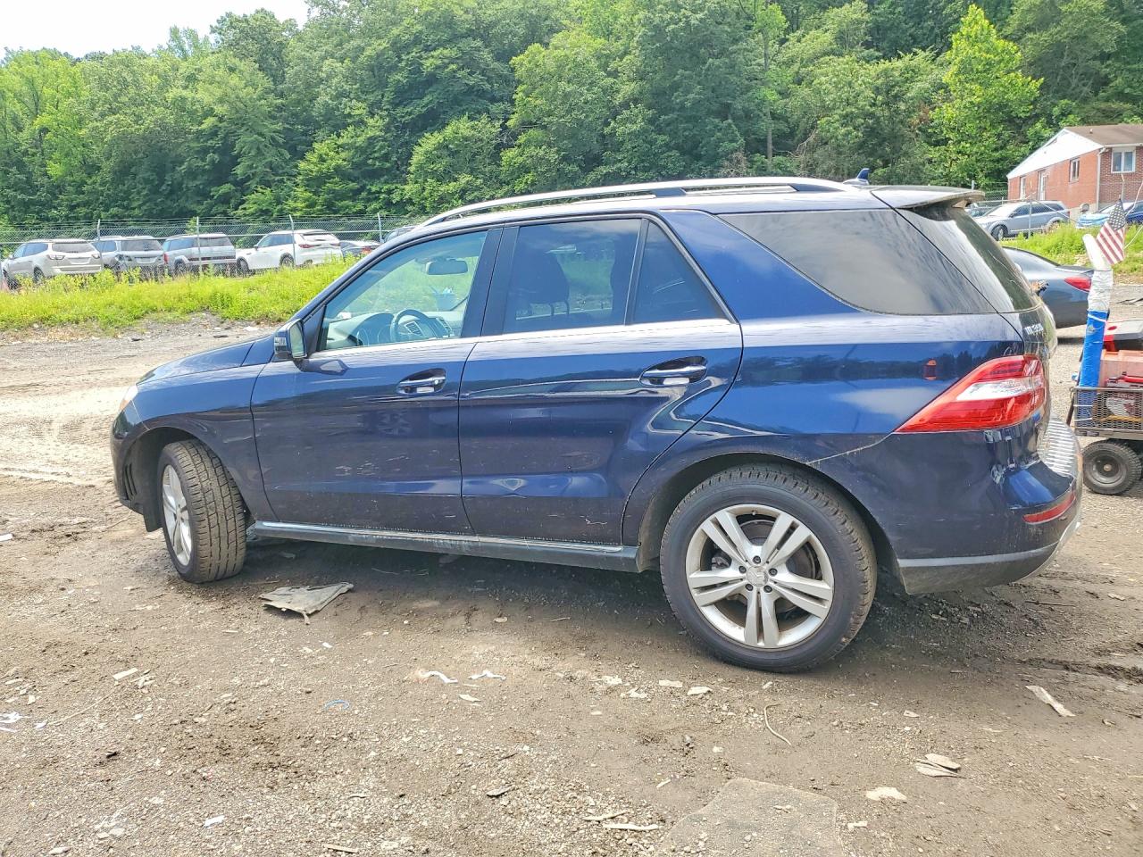 2014 Mercedes-benz Ml-class Синий vin: 4JGDA5HB2EA412645