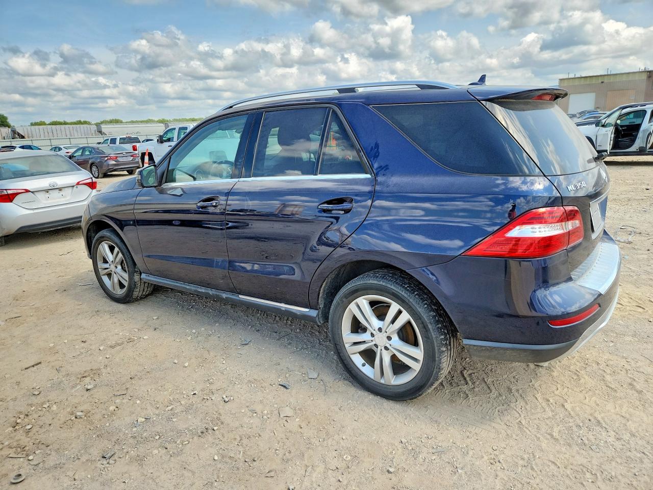 2015 Mercedes-benz Ml 350 4matic Синий vin: 4JGDA5HB2FA449163