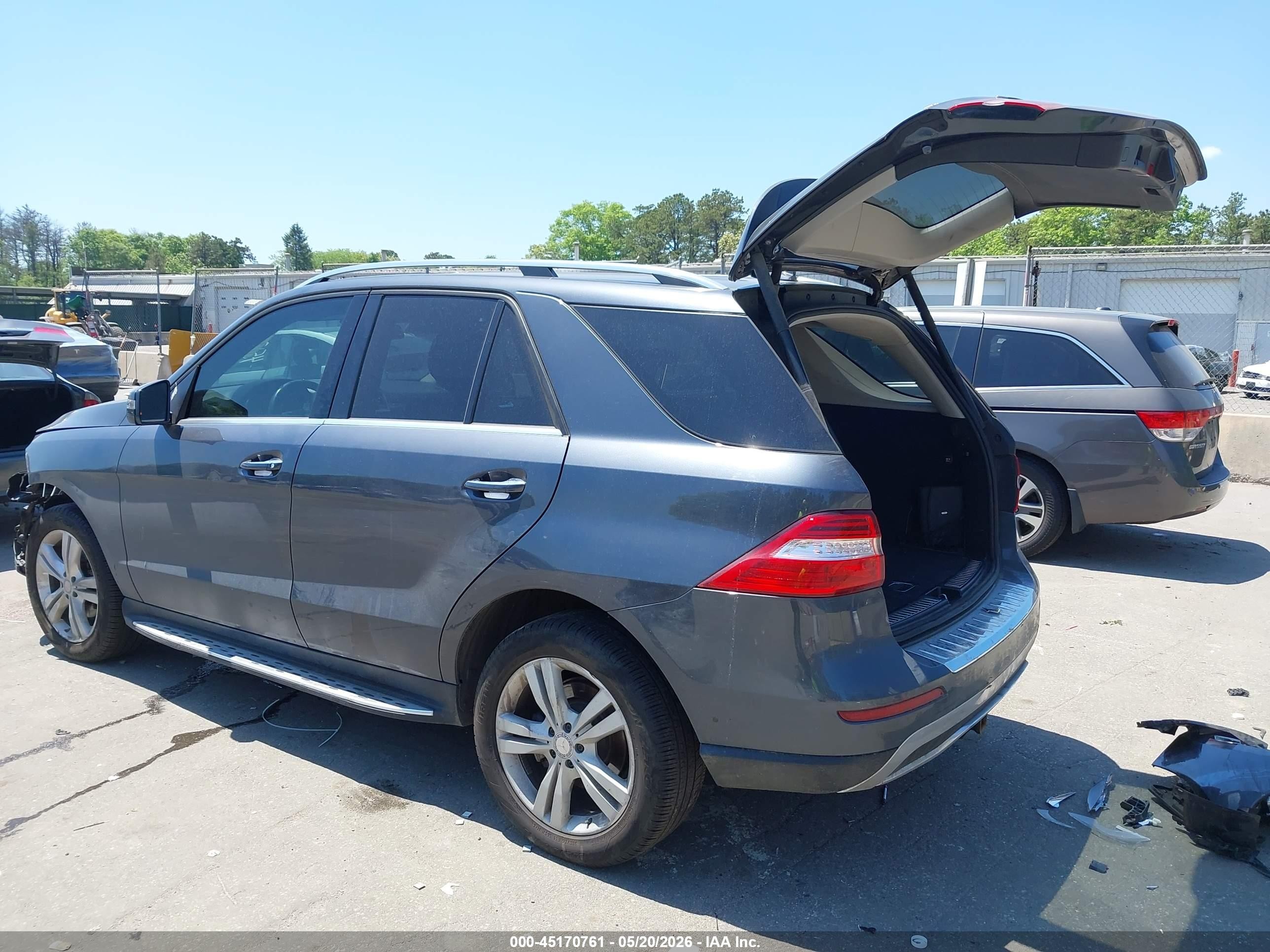 2015 Mercedes-benz Ml 350 4matic Черный vin: 4JGDA5HB2FA489730