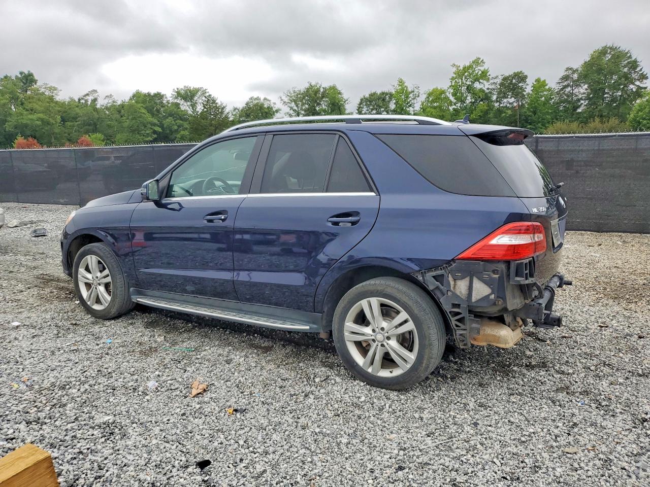 2015 Mercedes-benz Ml 350 4matic Синий vin: 4JGDA5HB2FA514433