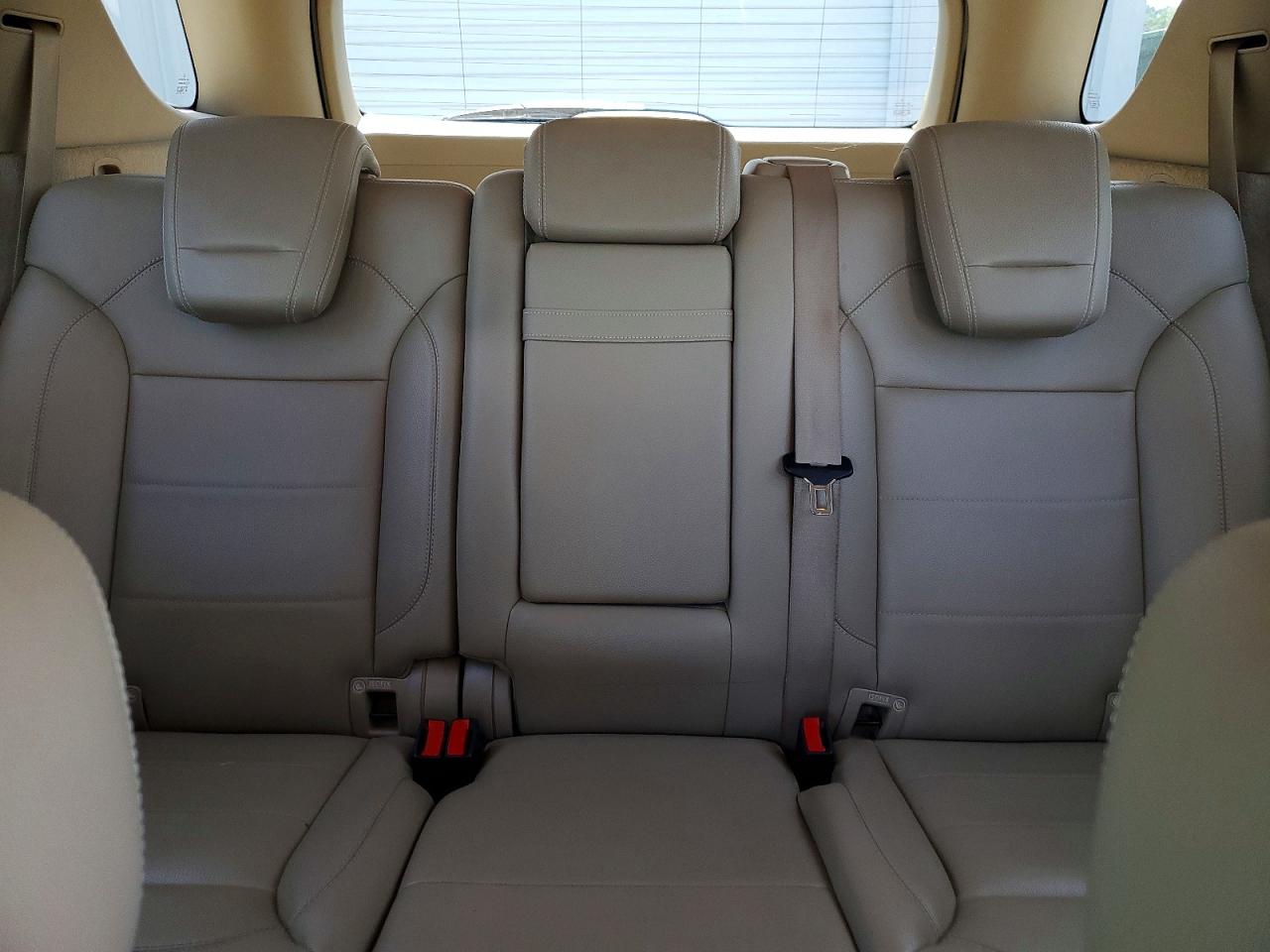 2012 Mercedes-benz Ml 350 4matic White vin: 4JGDA5HB3CA066084