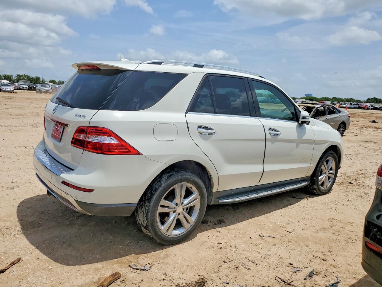 2013 Mercedes-benz Ml 350 4matic Белый vin: 4JGDA5HB3DA199686
