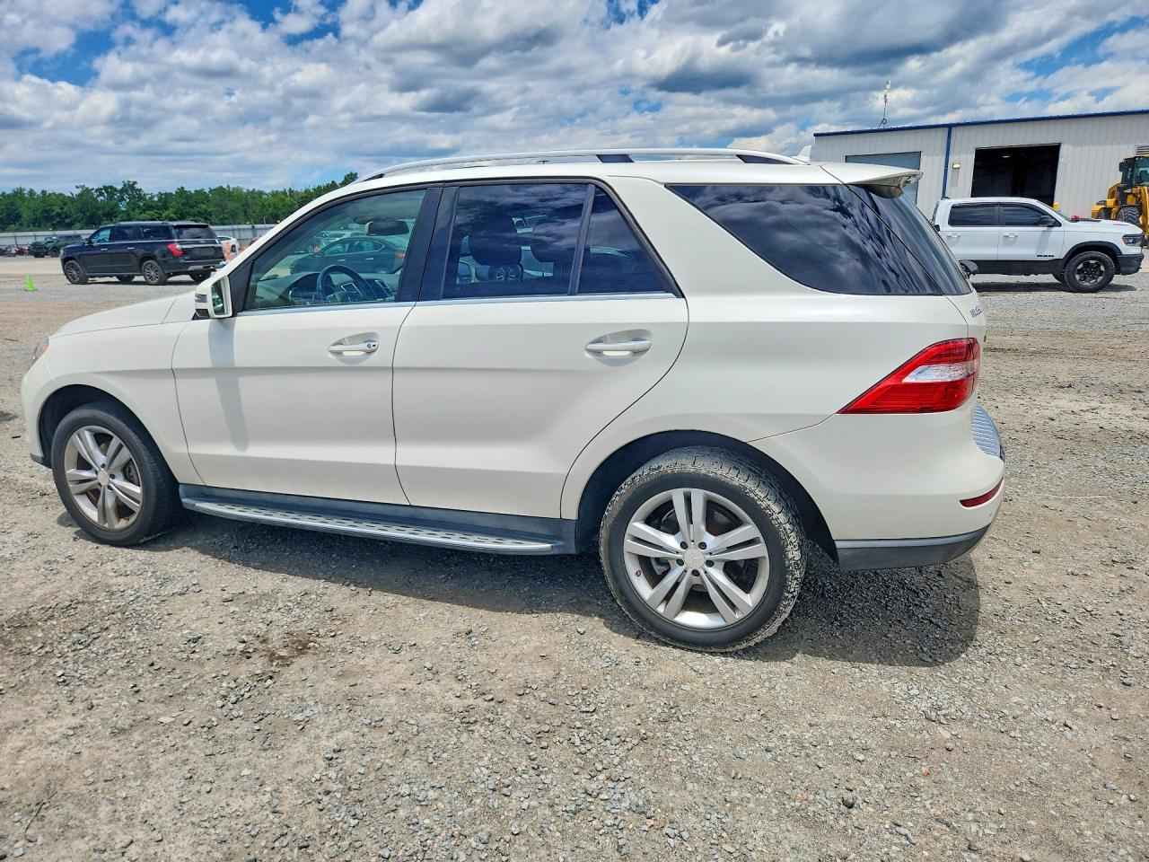 2013 Mercedes-benz Ml 350 4matic White vin: 4JGDA5HB4DA201297
