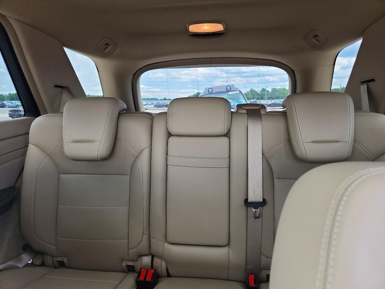 2013 Mercedes-benz Ml 350 4matic White vin: 4JGDA5HB4DA201297