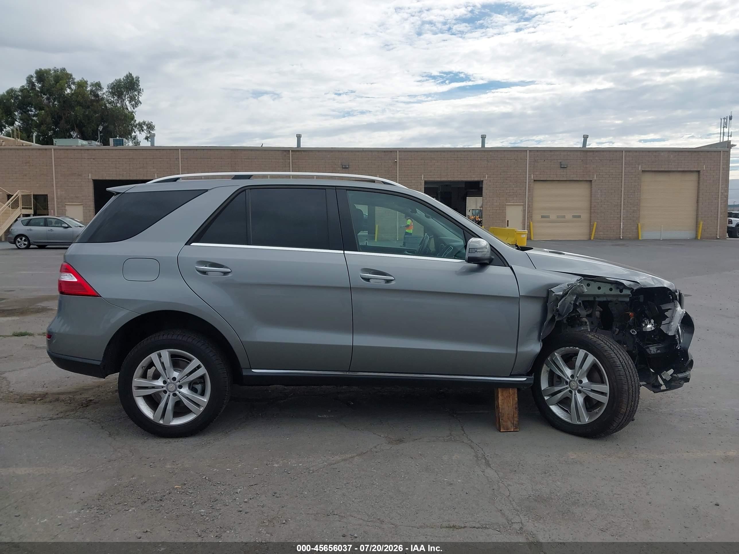 2014 Mercedes-benz Ml 350 4matic Silver vin: 4JGDA5HB4EA415658