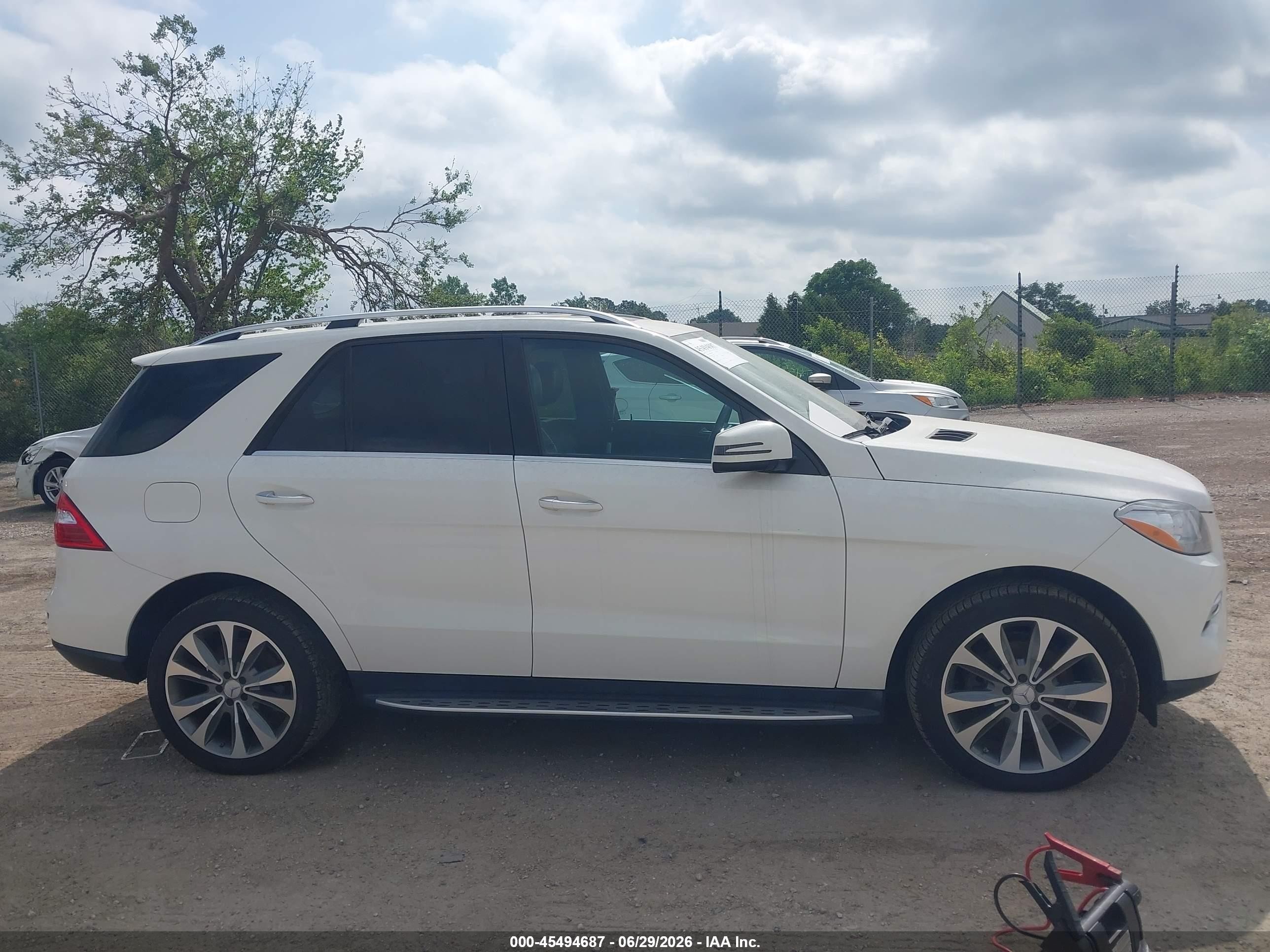 2014 Mercedes-benz Ml 350 4matic White vin: 4JGDA5HB4EA421282