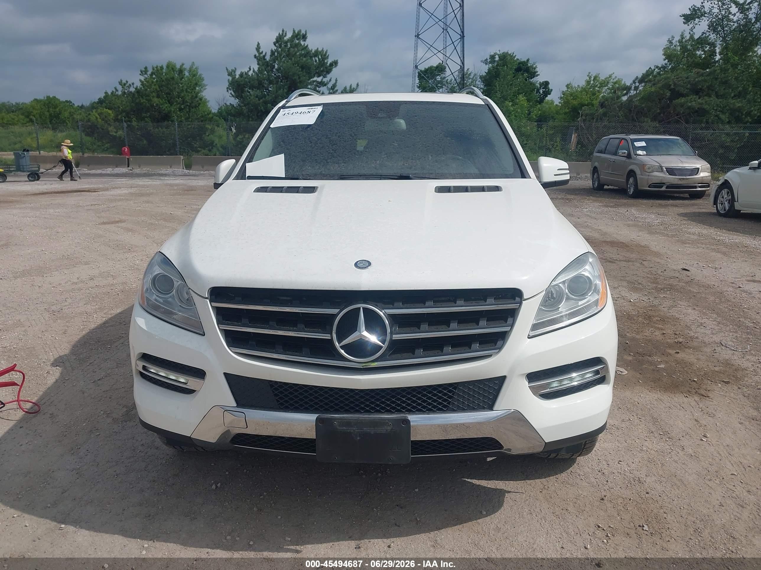 2014 Mercedes-benz Ml 350 4matic White vin: 4JGDA5HB4EA421282