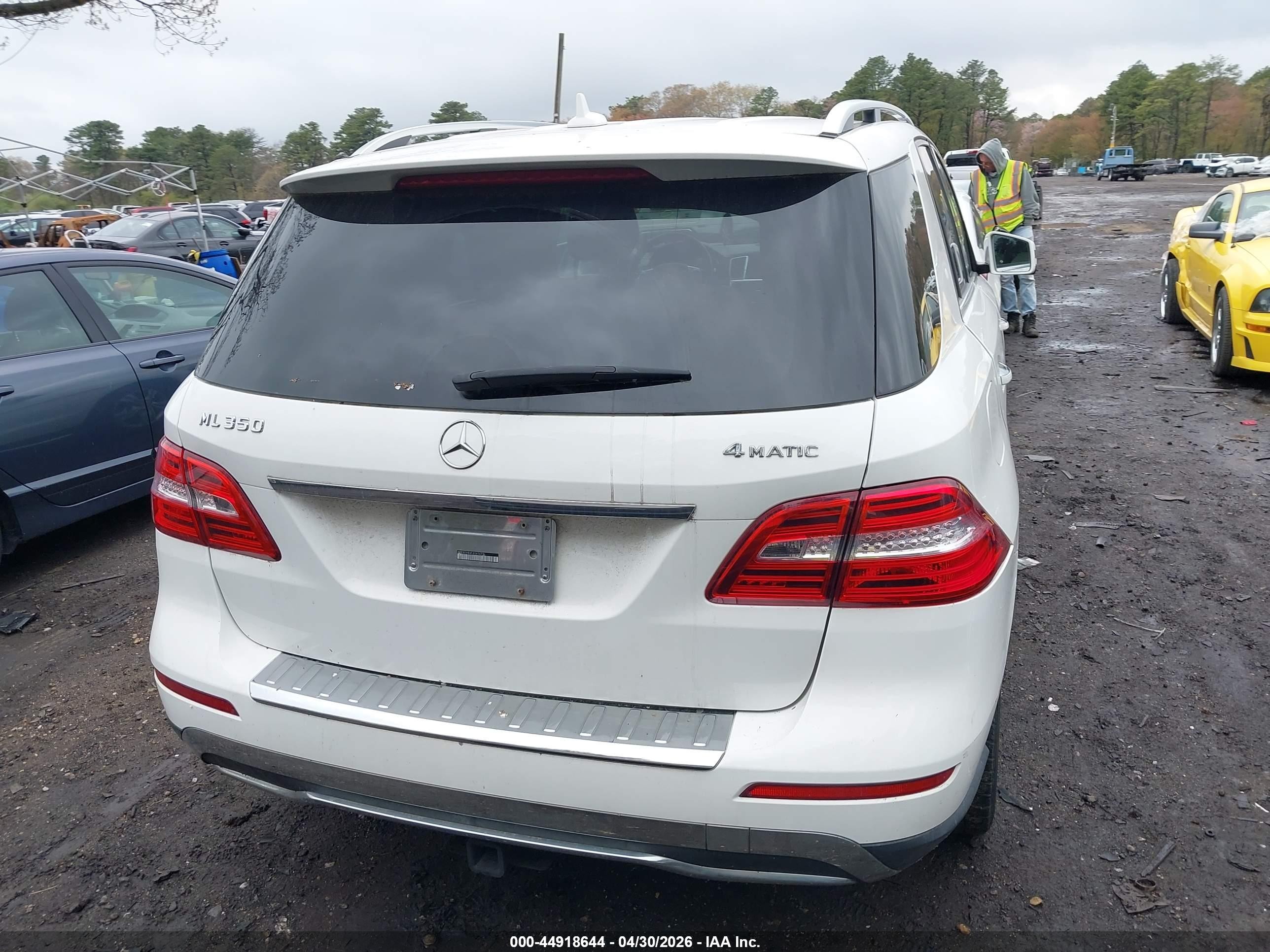 2015 Mercedes-benz Ml 350 4matic White vin: 4JGDA5HB4FA545473