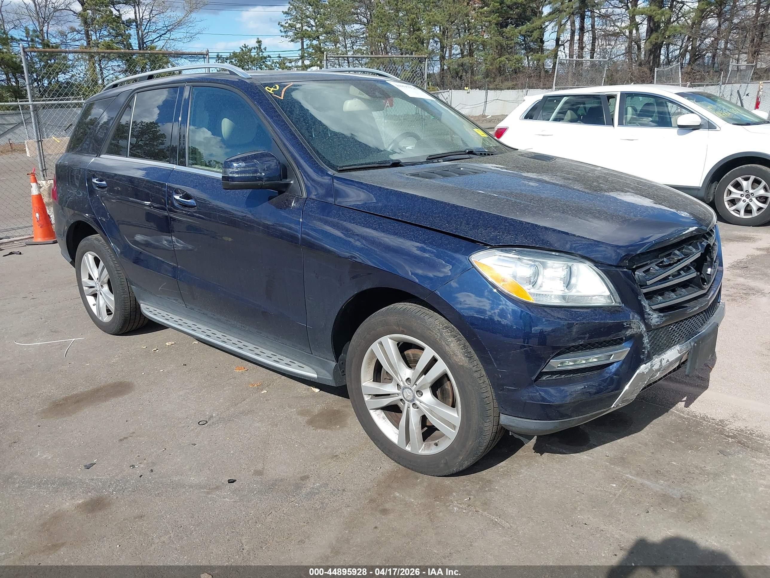 2014 Mercedes-benz Ml 350 4matic Dark Blue vin: 4JGDA5HB5EA419153