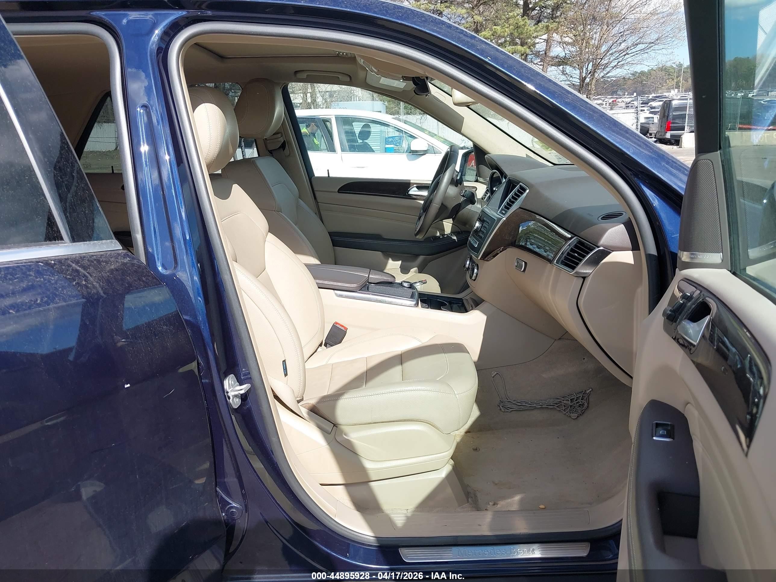 2014 Mercedes-benz Ml 350 4matic Dark Blue vin: 4JGDA5HB5EA419153