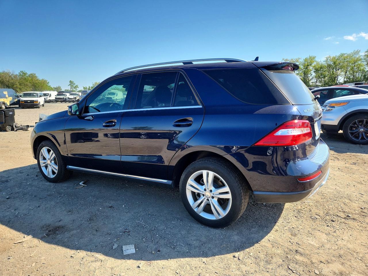 2014 Mercedes-benz Ml 350 4matic Blue vin: 4JGDA5HB5EA428144