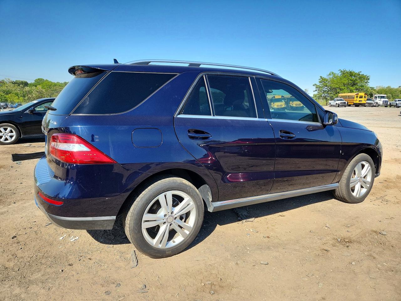 2014 Mercedes-benz Ml 350 4matic Blue vin: 4JGDA5HB5EA428144
