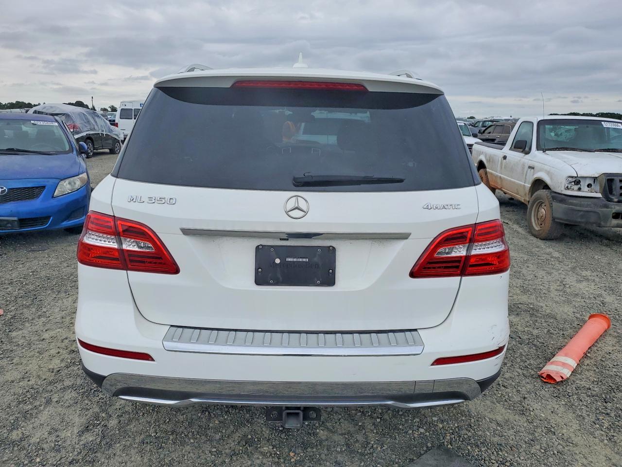 2015 Mercedes-benz Ml 350 4matic Белый vin: 4JGDA5HB5FA605311