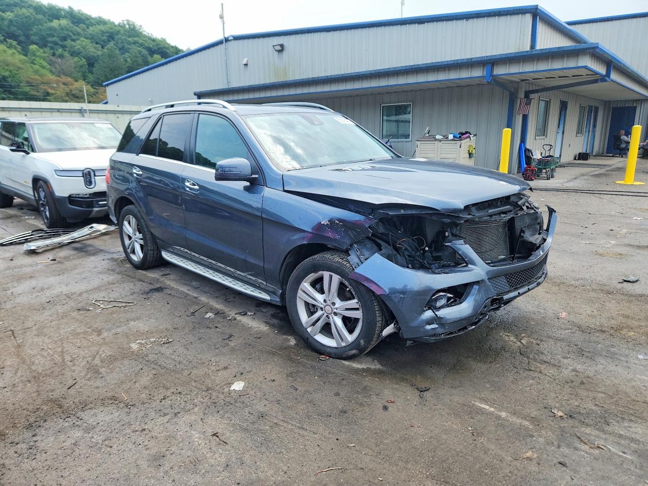 2013 Mercedes-benz Ml 350 4matic Blue vin: 4JGDA5HB6DA142415