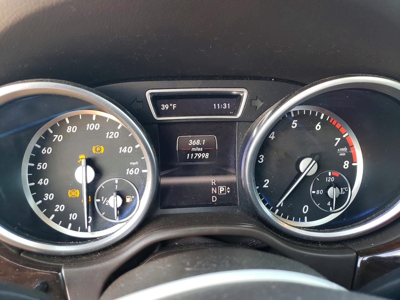 2013 Mercedes-benz M-class Red vin: 4JGDA5HB6DA249027