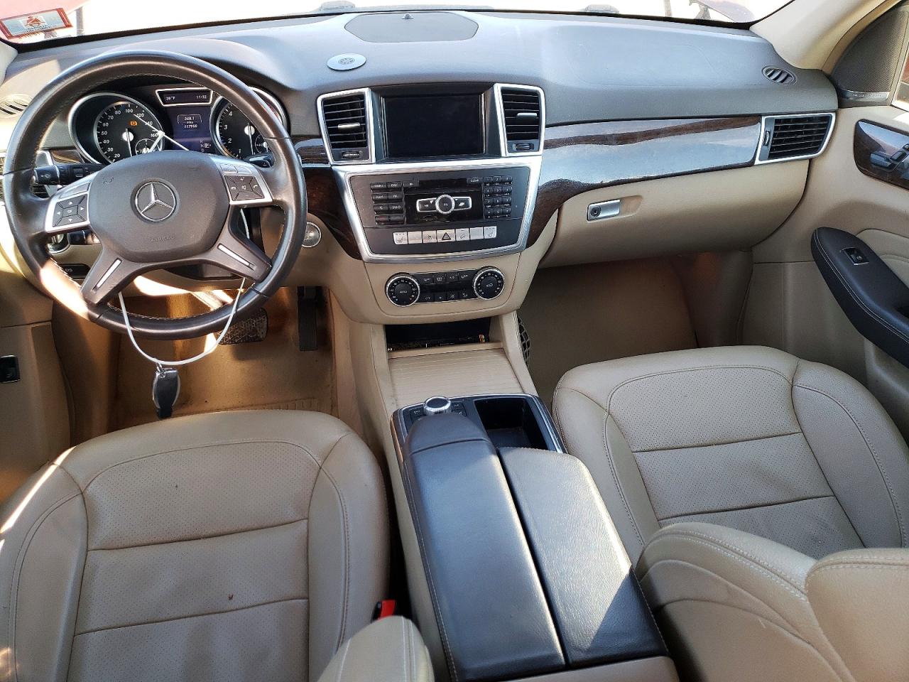 2013 Mercedes-benz M-class Red vin: 4JGDA5HB6DA249027