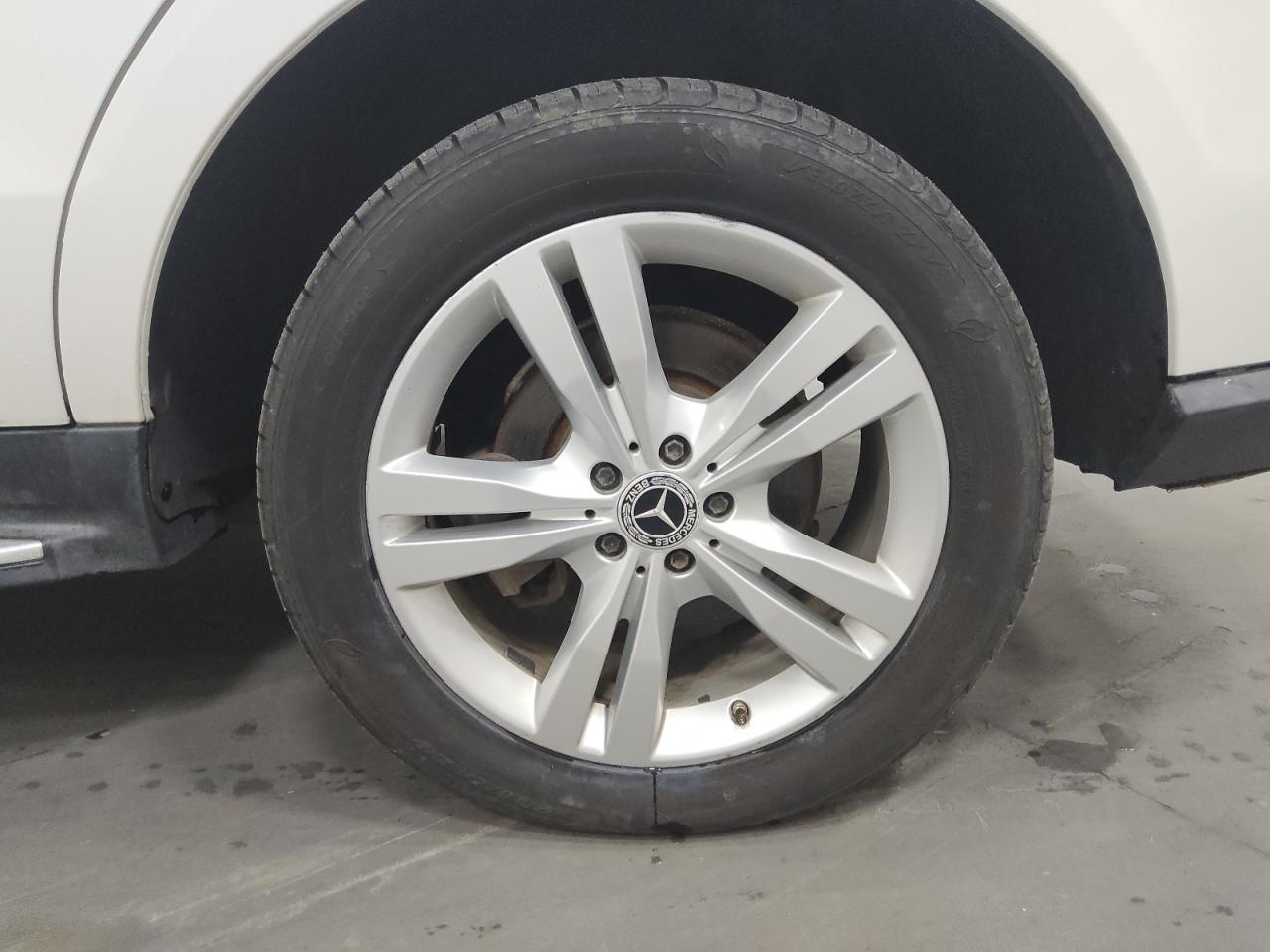 2015 Mercedes-benz Ml 350 4matic White vin: 4JGDA5HB6FA545782 Damage: Left Rear Wheel, Curb Rash, 1 To 2 Inches