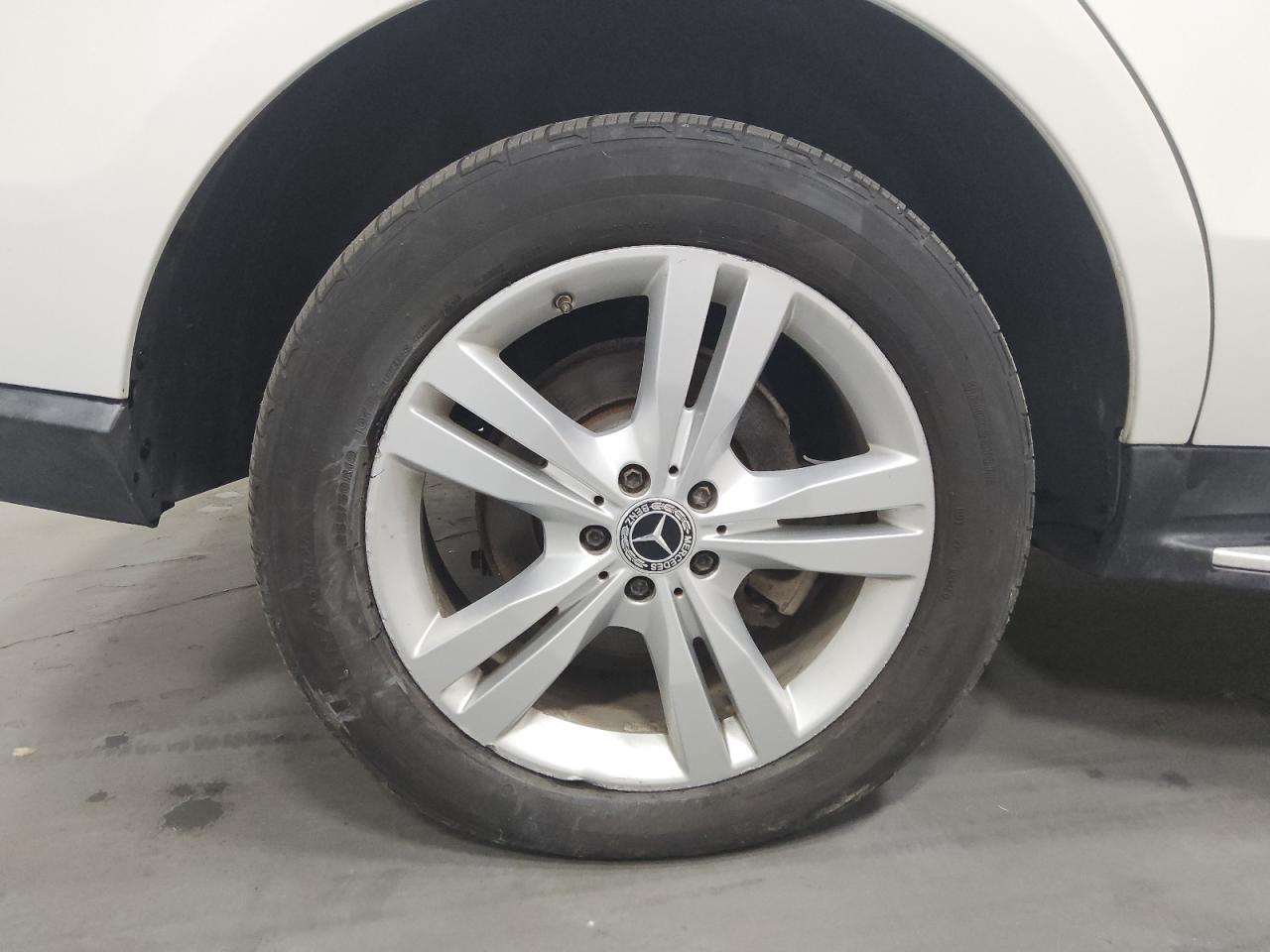 2015 Mercedes-benz Ml 350 4matic White vin: 4JGDA5HB6FA545782 Damage: Right Rear Wheel, Bent, Replacement Required