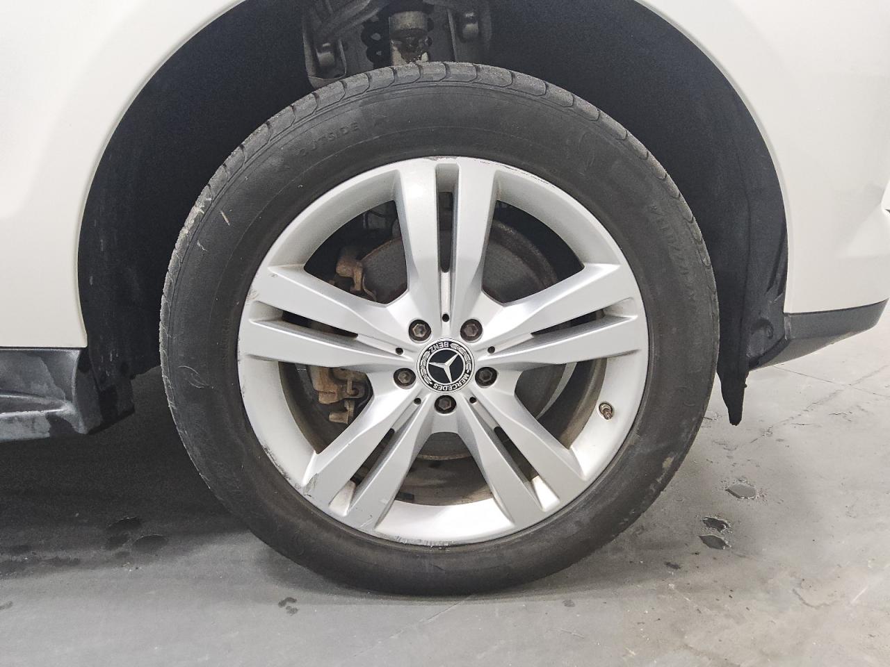 2015 Mercedes-benz Ml 350 4matic White vin: 4JGDA5HB6FA545782 Damage: Right Front Wheel, Curb Rash, 11 To 12 Inches