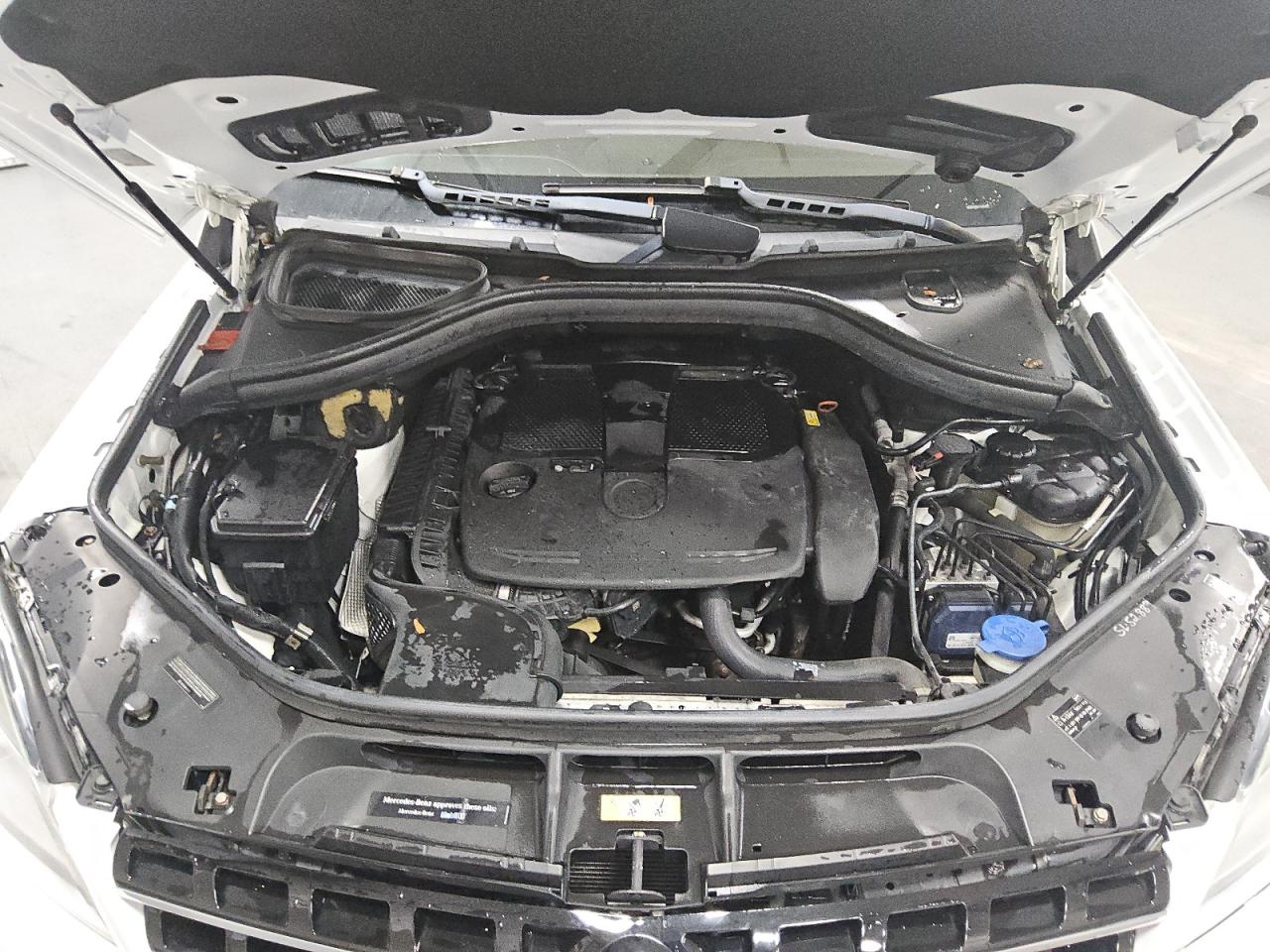 2015 Mercedes-benz Ml 350 4matic White vin: 4JGDA5HB6FA545782 Damage: Engine, Leak, Repair Required