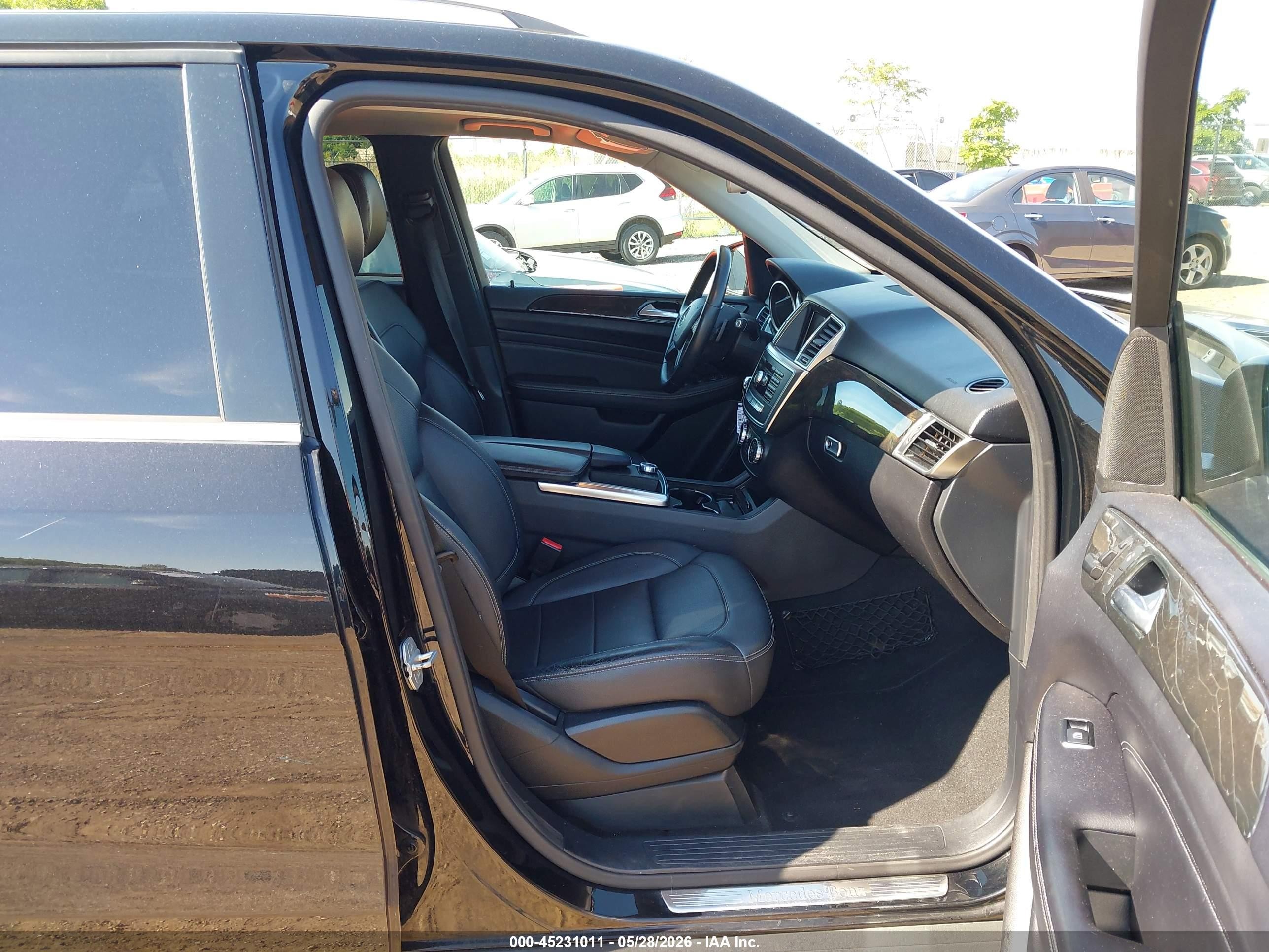 2015 Mercedes-benz Ml 350 4matic Черный vin: 4JGDA5HB6FA577678