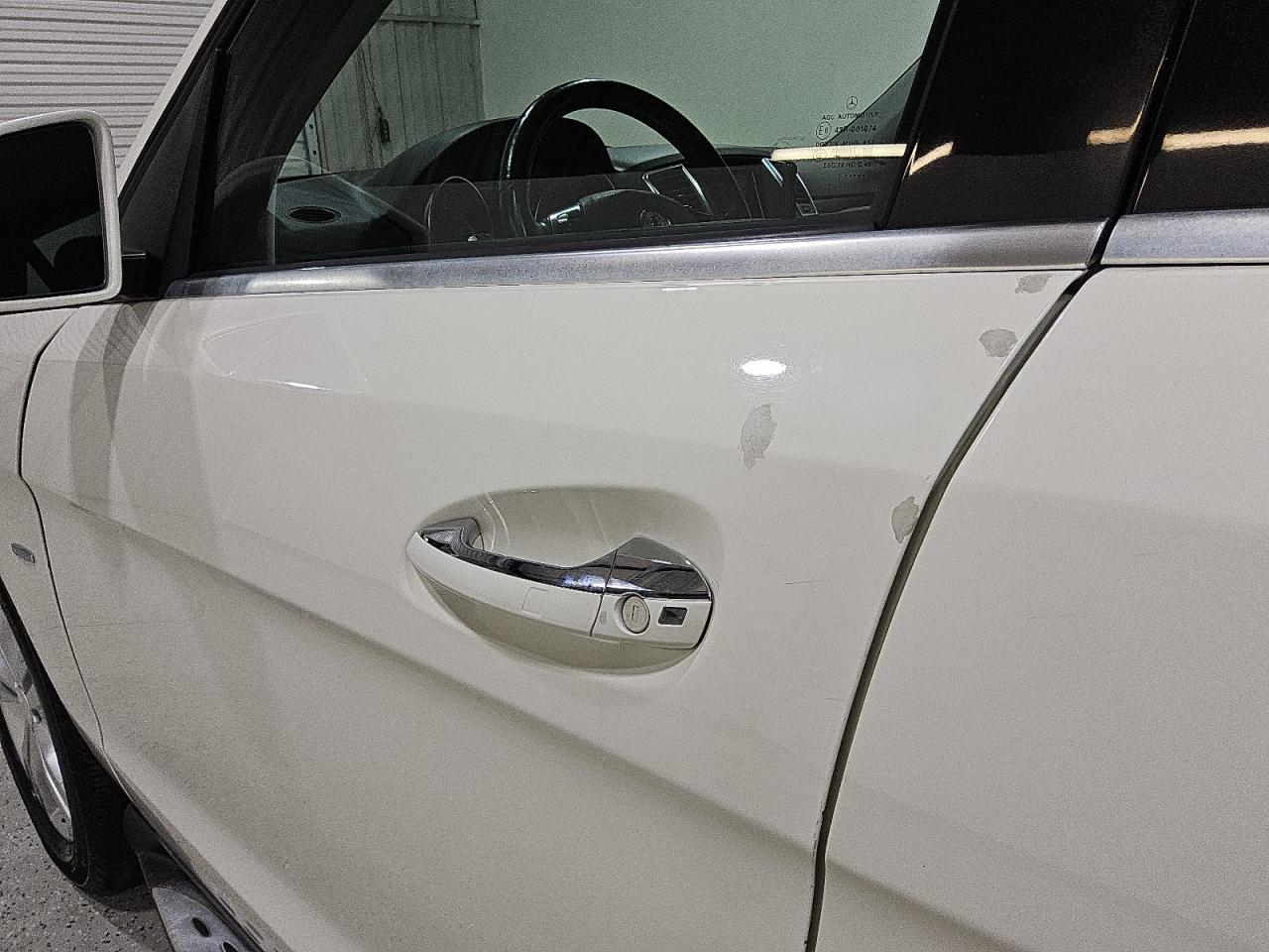 2012 Mercedes-benz Ml 350 4matic White vin: 4JGDA5HB7CA010391 Damage: Left Front Door, Previous Repair, Substandard Repair