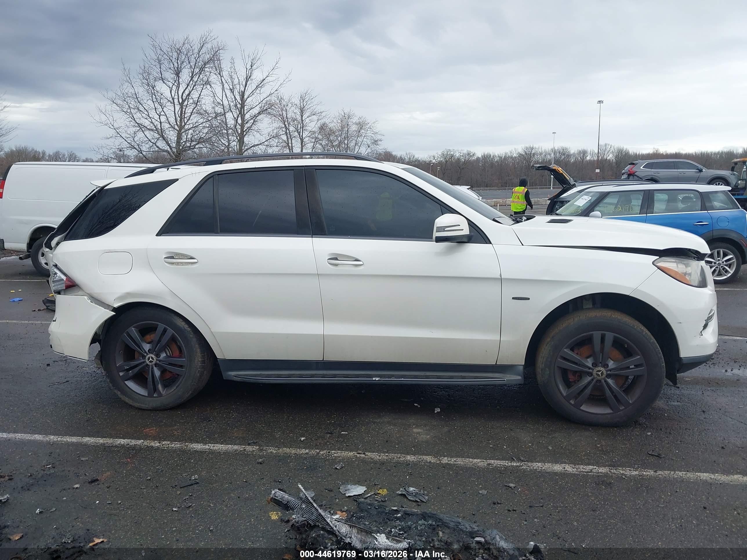 2012 Mercedes-benz Ml 350 4matic White vin: 4JGDA5HB7CA067822