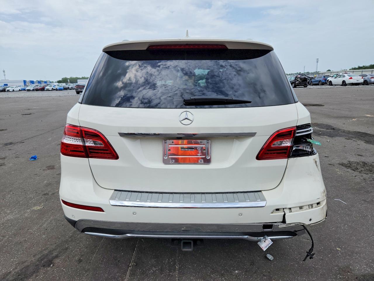 2013 Mercedes-benz Ml 350 4matic White vin: 4JGDA5HB7DA227585