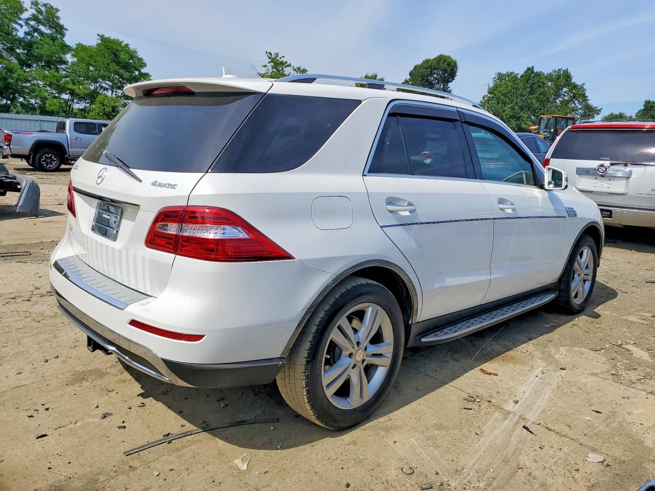 2015 Mercedes-benz Ml 350 4matic White vin: 4JGDA5HB7FA466198