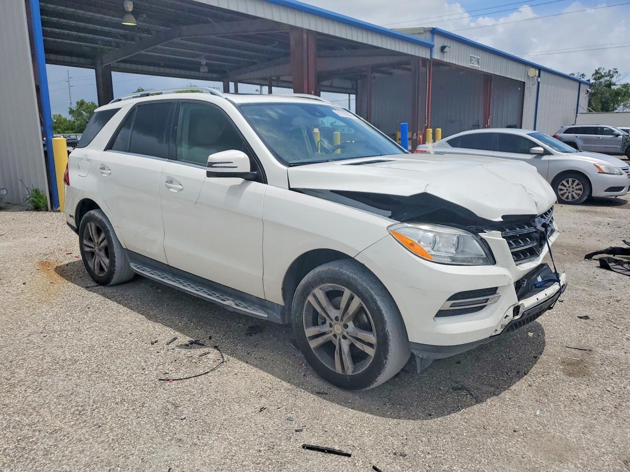 2015 Mercedes-benz Ml 350 4matic White vin: 4JGDA5HB7FA511950