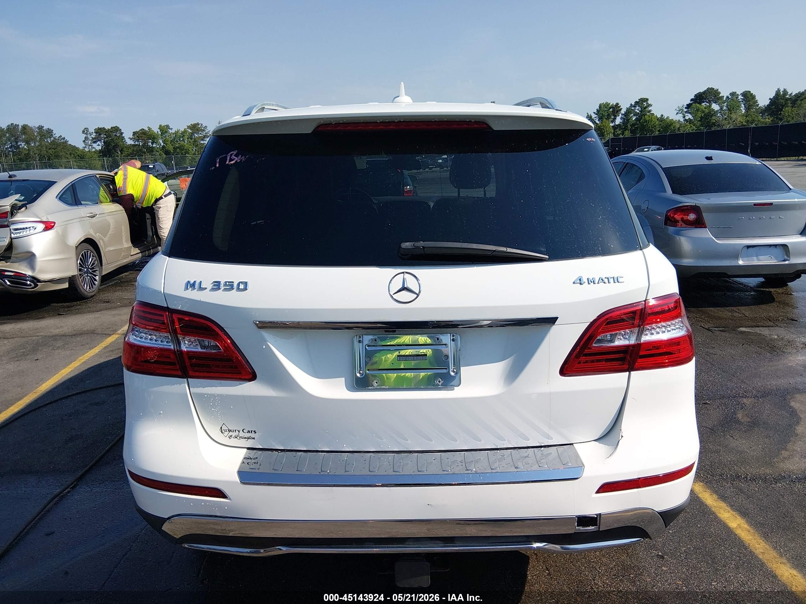 2015 Mercedes-benz Ml 350 4matic White vin: 4JGDA5HB7FA538601