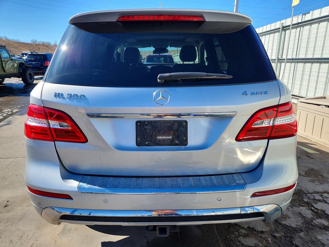 2015 Mercedes-benz Ml 350 4matic Серебряный vin: 4JGDA5HB7FA586311