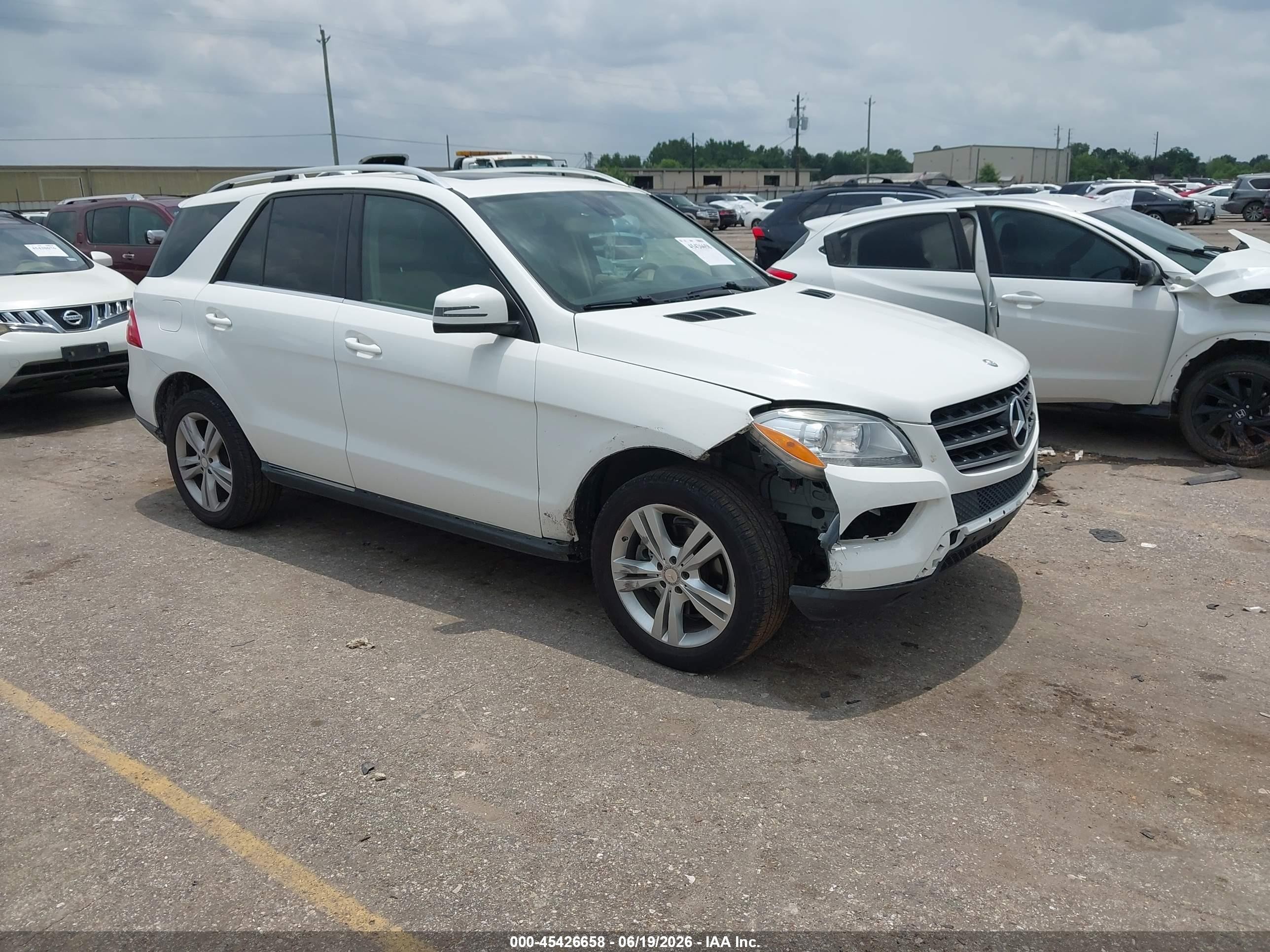 2015 Mercedes-benz Ml 350 4matic Белый vin: 4JGDA5HB7FA600854