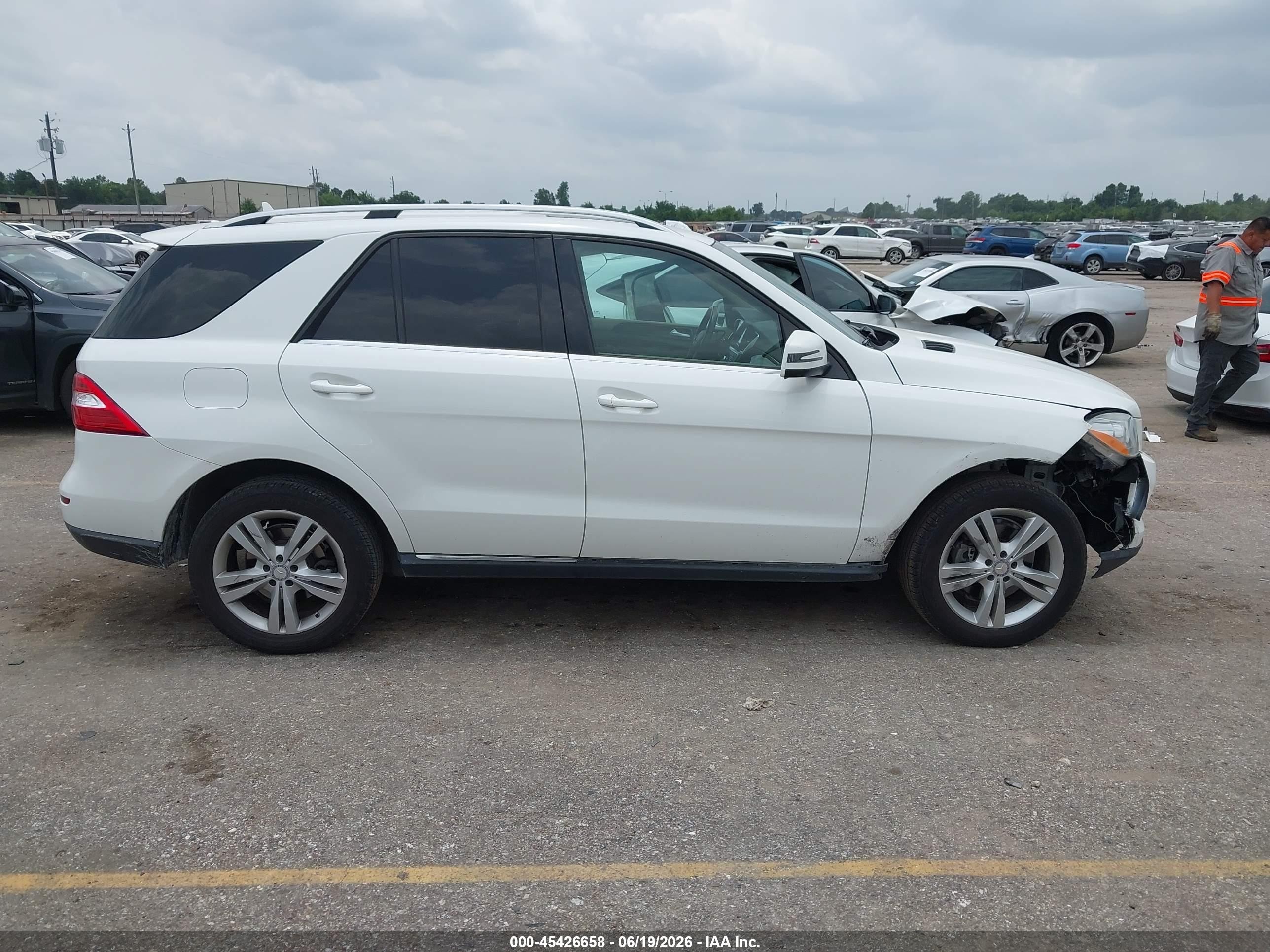 2015 Mercedes-benz Ml 350 4matic Белый vin: 4JGDA5HB7FA600854