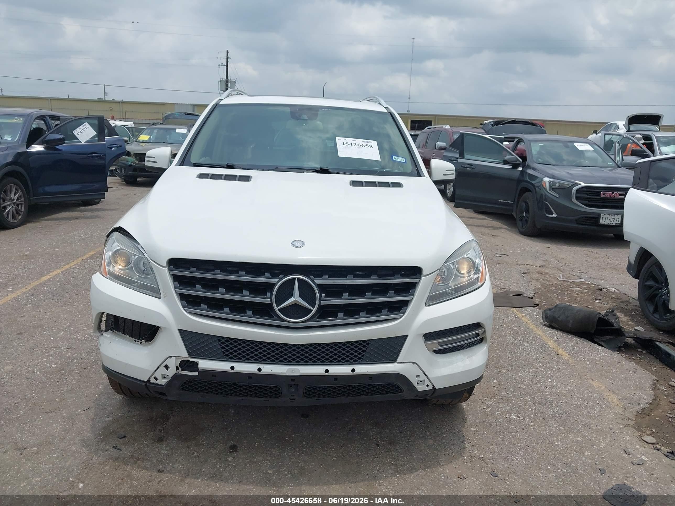 2015 Mercedes-benz Ml 350 4matic Белый vin: 4JGDA5HB7FA600854