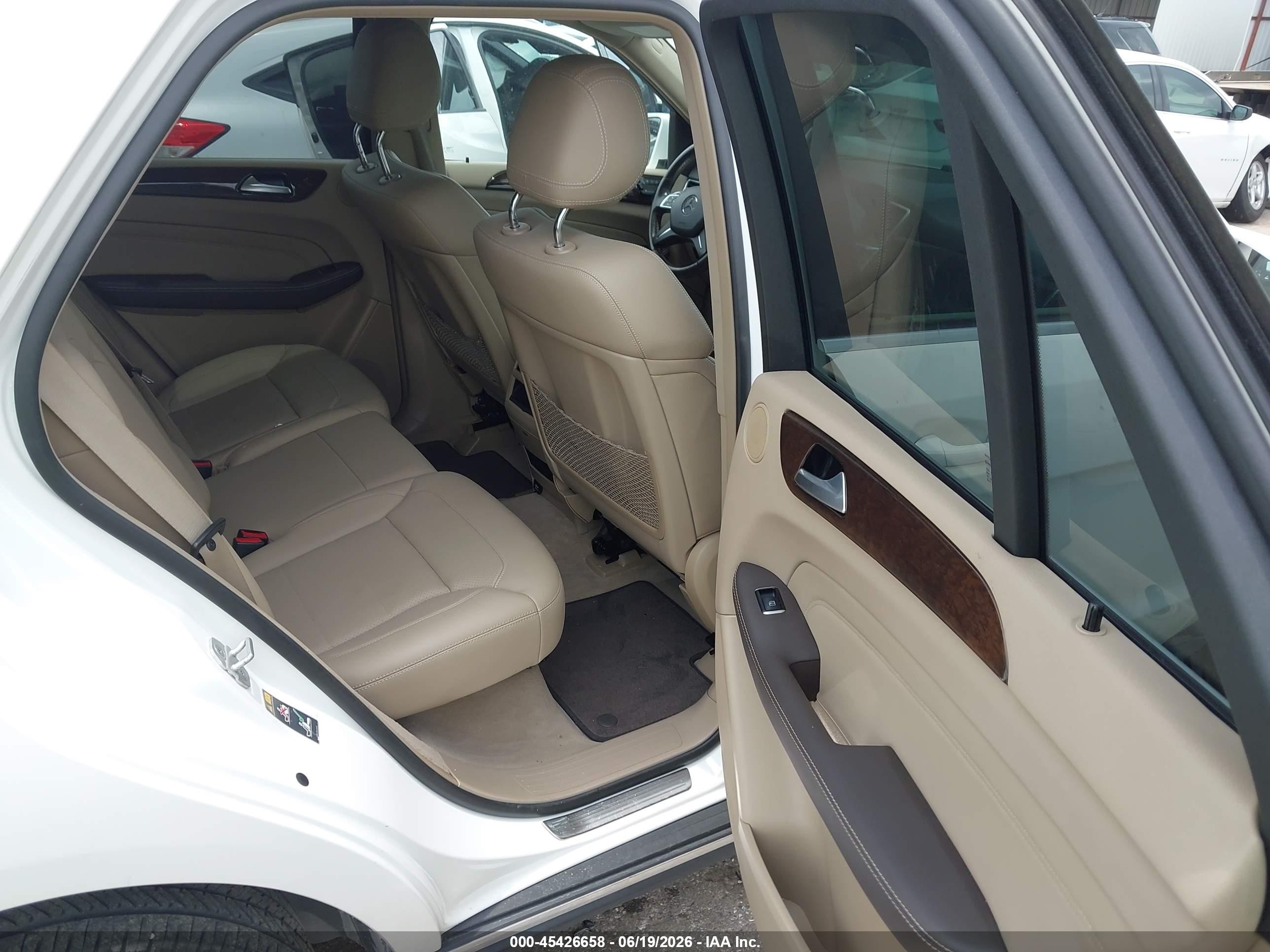 2015 Mercedes-benz Ml 350 4matic Белый vin: 4JGDA5HB7FA600854