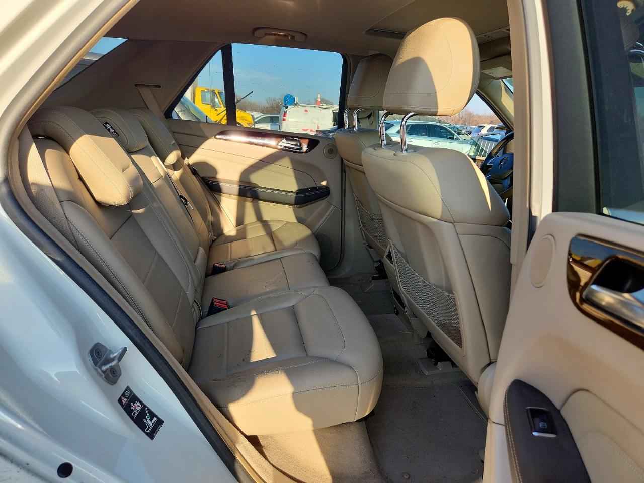 2012 Mercedes-benz Ml 350 4matic White vin: 4JGDA5HB8CA026826