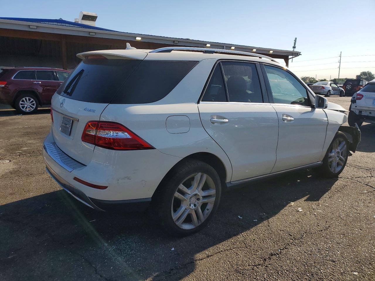 2013 Mercedes-benz Ml 350 4matic Белый vin: 4JGDA5HB8DA126104