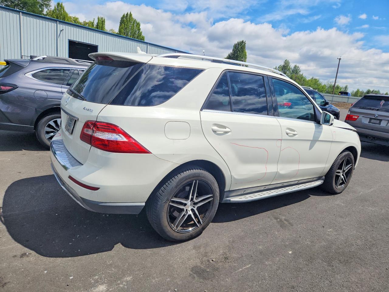 2013 Mercedes-benz Ml 350 4matic White vin: 4JGDA5HB8DA255704