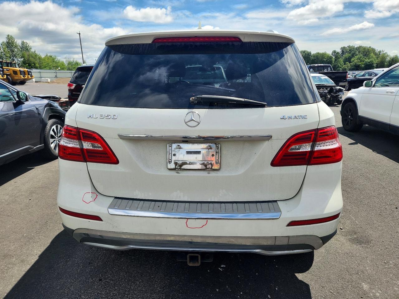 2013 Mercedes-benz Ml 350 4matic White vin: 4JGDA5HB8DA255704